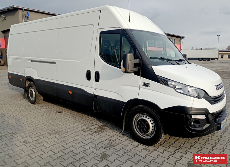 wypożyczalnia busów iveco daily